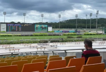 سنغافورة تغلق نادي سباقات الخيول