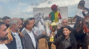 سباقات الخيل مناسبة اجتماعية ورياضية