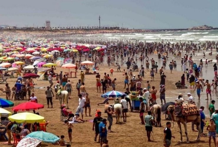 تجدد الجدل في شاطئ "لؤلؤة تاماريس" قرب سيدي رحال المغربية
