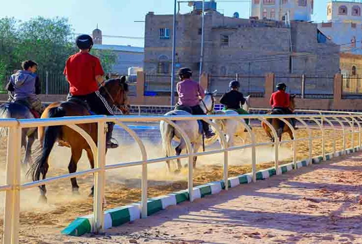 انطلاق بطولة أعياد سبتمبر لقفز الحواجز في صنعاء