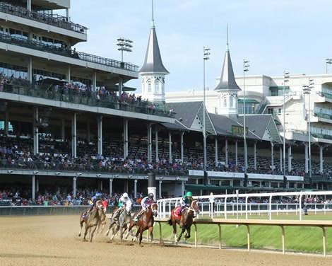 تشرشل داونز يفتتح سباقات الألقاب.. ثلاث مواجهات كبرى ترسم ملامح موسم جديد